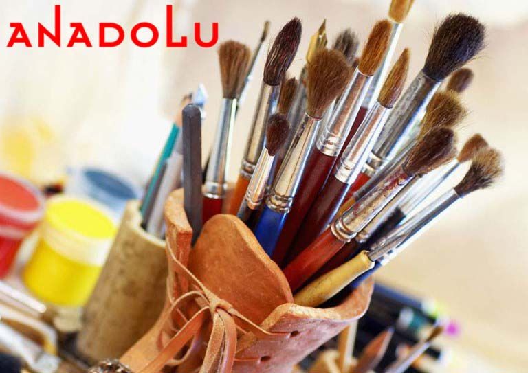 Bardak İçinde Yağlı Boya Fırçaları Ankara