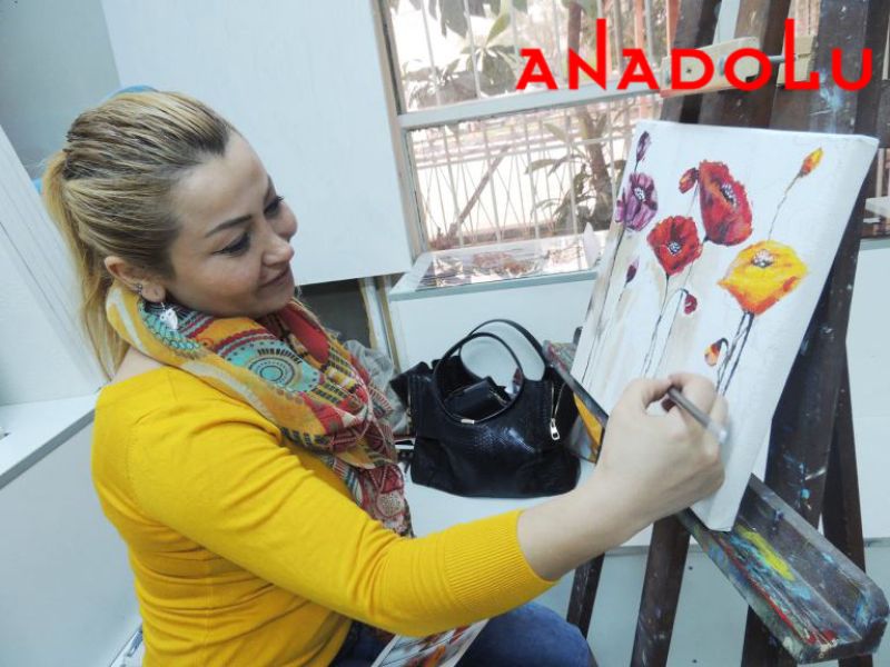 Yağlı boya Çiçekler Yapan Kadın Ankara
