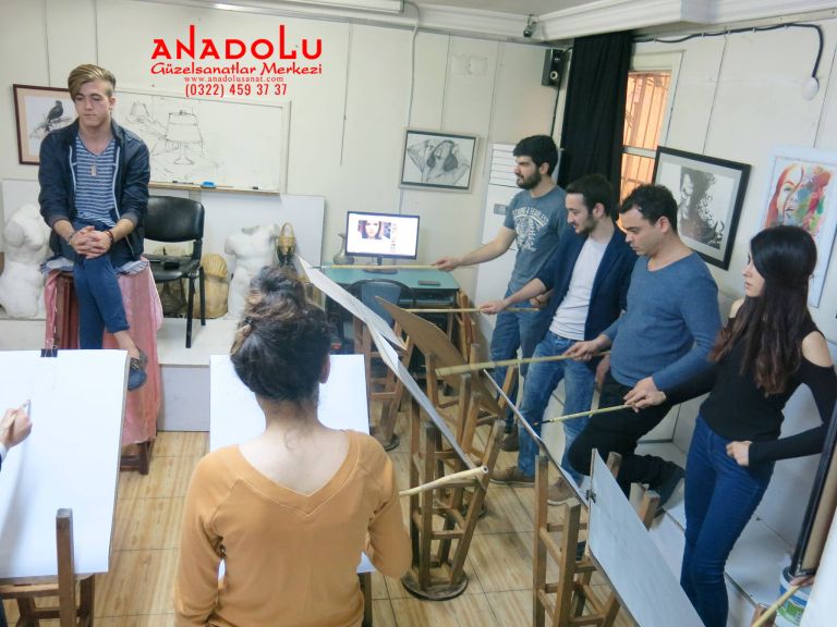 Anadolu Güzel Sanatlar Çizim Dersinde Ankara