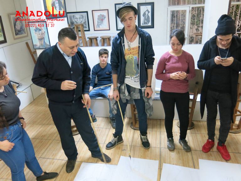 Ankarada Anadolu Güzel Sanatlarda Modelden Desen Çizim Eğitimleri
